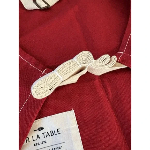 Sur la Table Apron Signature Red 100% Cotton Pockets O/S Adjustable Never Used - Picture 6 of 14